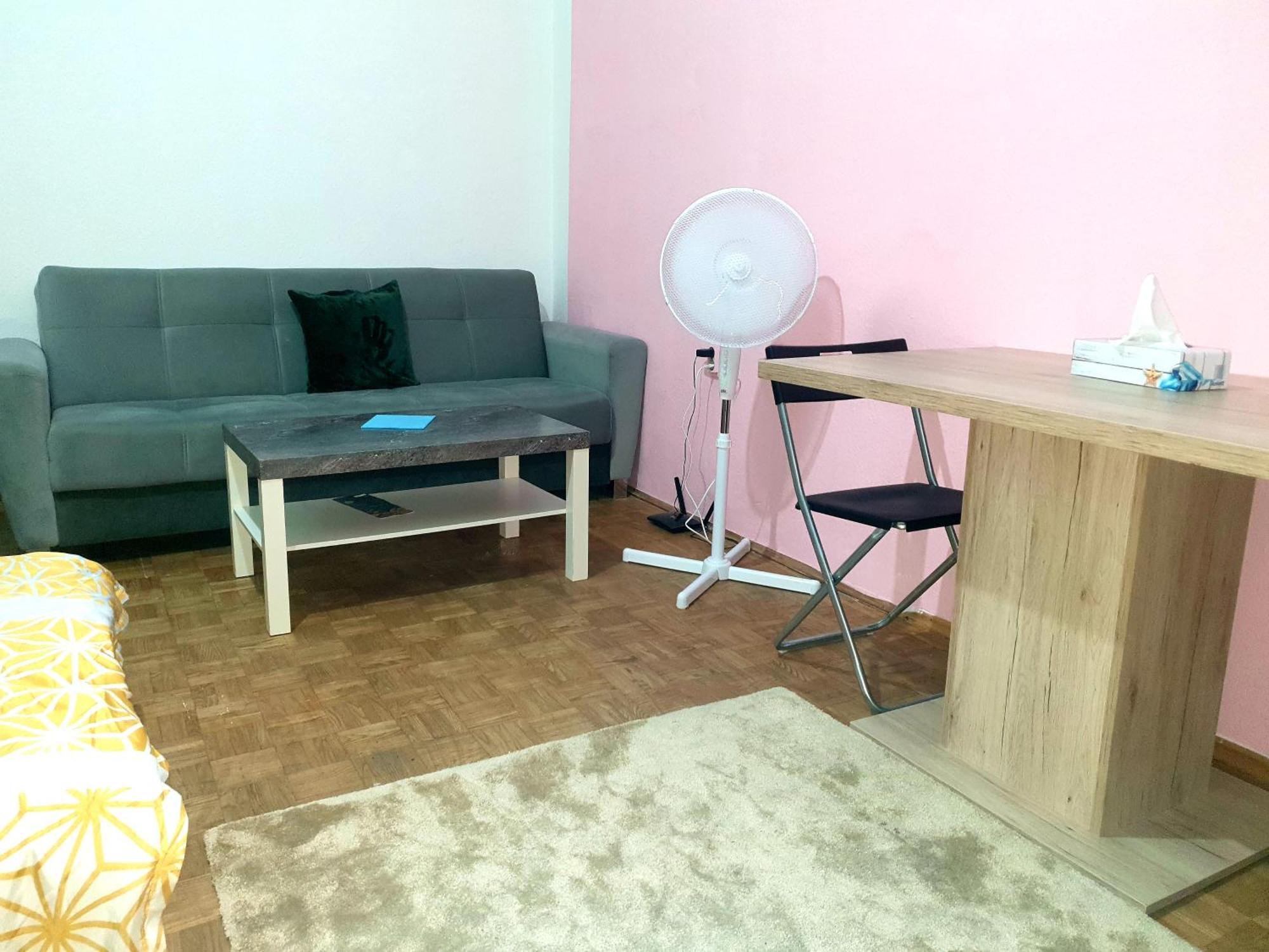 Near The Center Apartment Виена Екстериор снимка